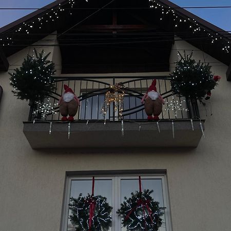 Готель Casa Leny Tohanu Nou Екстер'єр фото